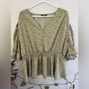 Green ditzy, flower, pilgrim blouse (4xl)